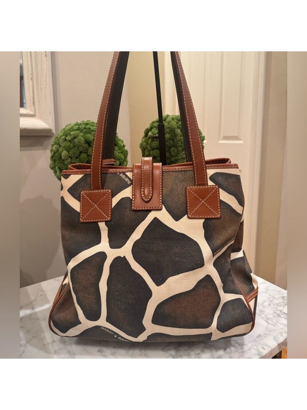 Dooney & Bourke - Giraffe Coated Canvas Tote, Very Nice Condition Shoulder Strap - Picture 4 of 12